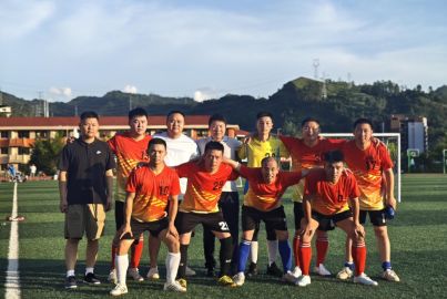 蜀能礦產(chǎn)勇奪五屆&ldquo;策馬邊城&middot;揚威綠茵&rdquo;足球賽職工組精英組冠軍